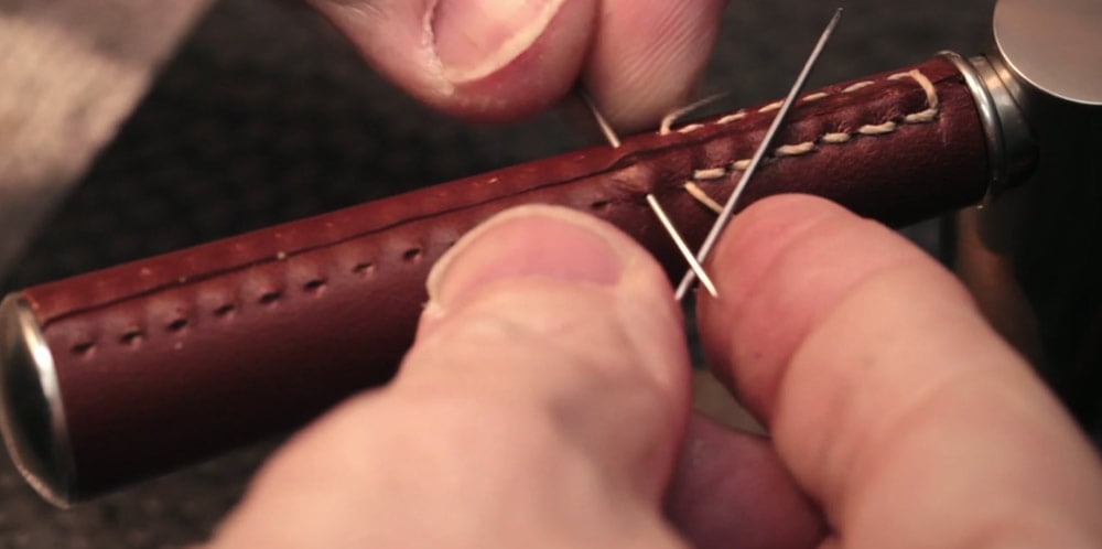 DUAL NEEDLE BOOT STITCHING TUBE DOOR LEVER