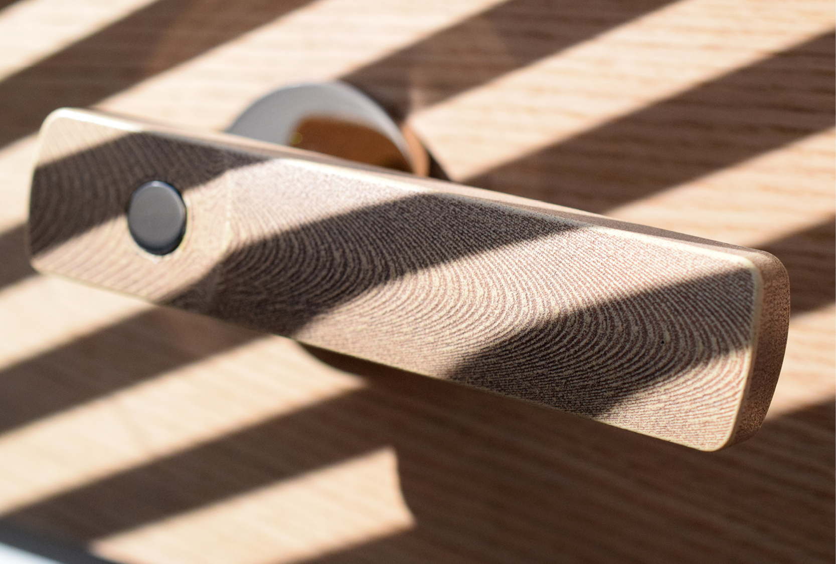 HICKORY BALANCE AMALFINE™ DOOR LEVER