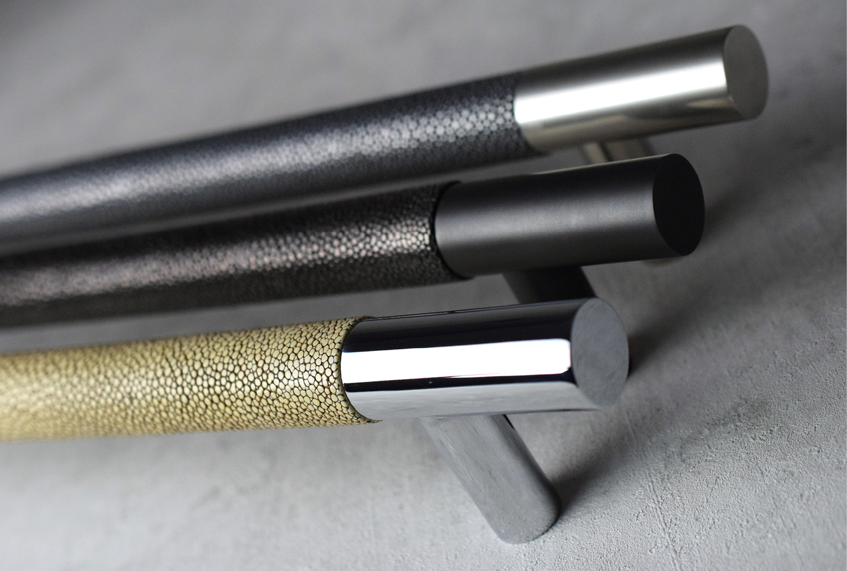 SHAGREEN RECESS AMALFINE™ DOOR PULL