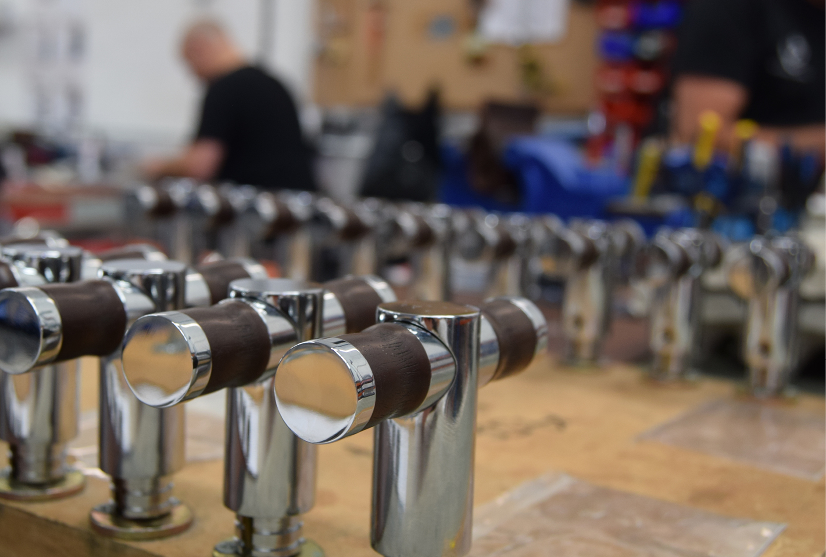 BAMBOO COMBINATION AMALFINE™DOOR T BARS IN PRODUCTION