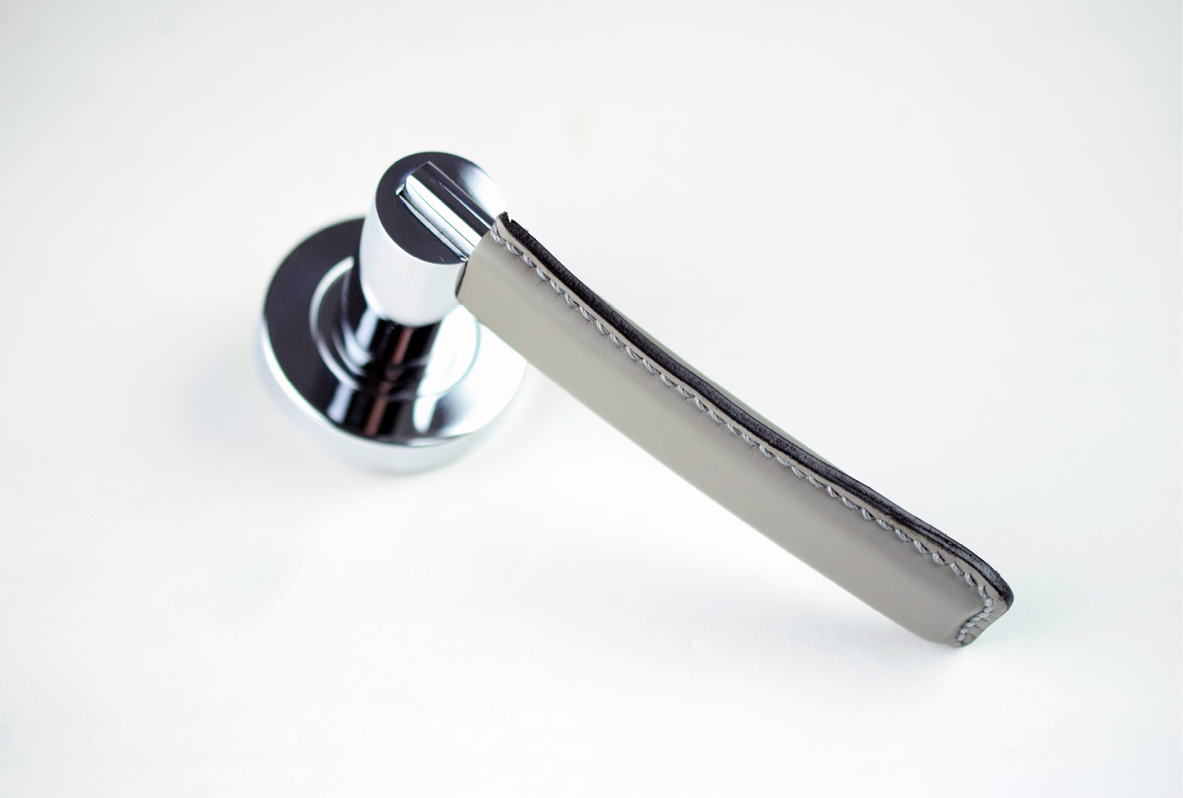 CUSTOM LEATHER DOOR LEVER